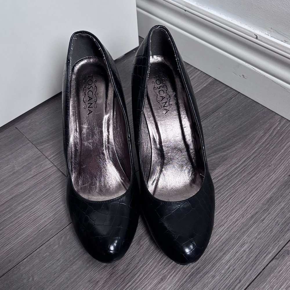 Toscana Black Croc-Embossed Heels 4” Heel